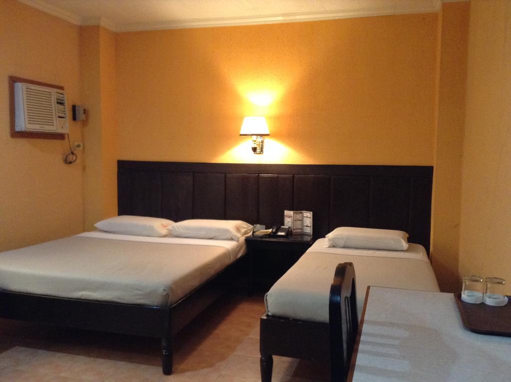 Miami Inn Cagayán de Oro Extérieur photo